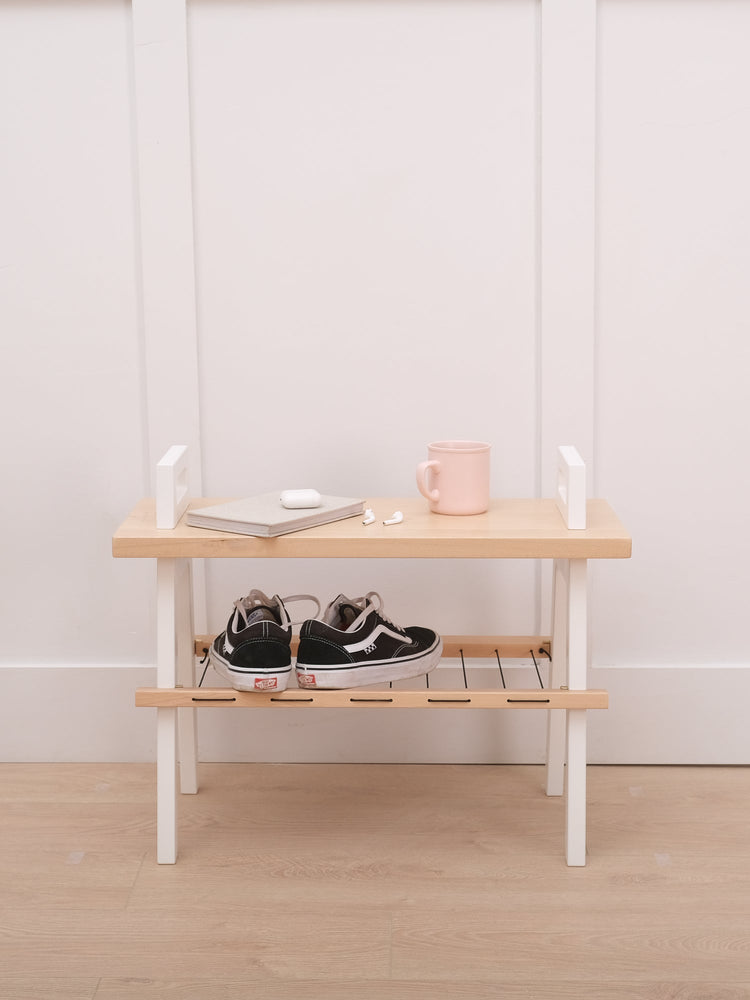 
                  
                    Banc d'entrée B3 en merisier avec porte chaussures - petit format - 26 po
                  
                